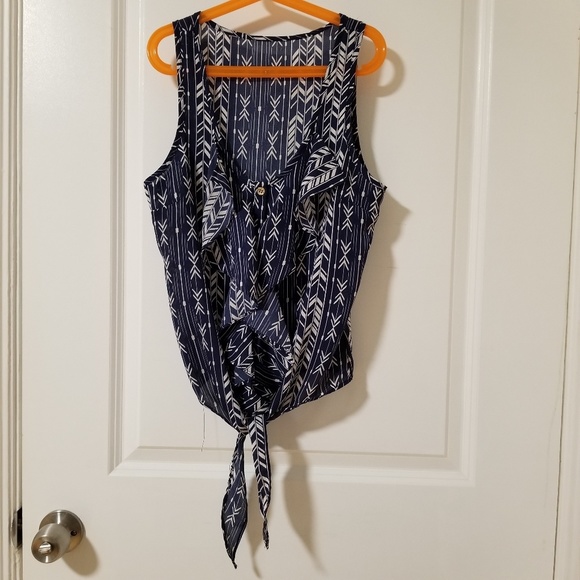 Top - Picture 2 of 5